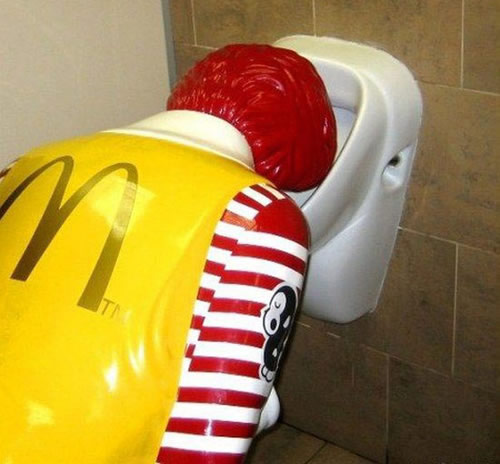 The sad truth about Ronald McDonald (27 pics)